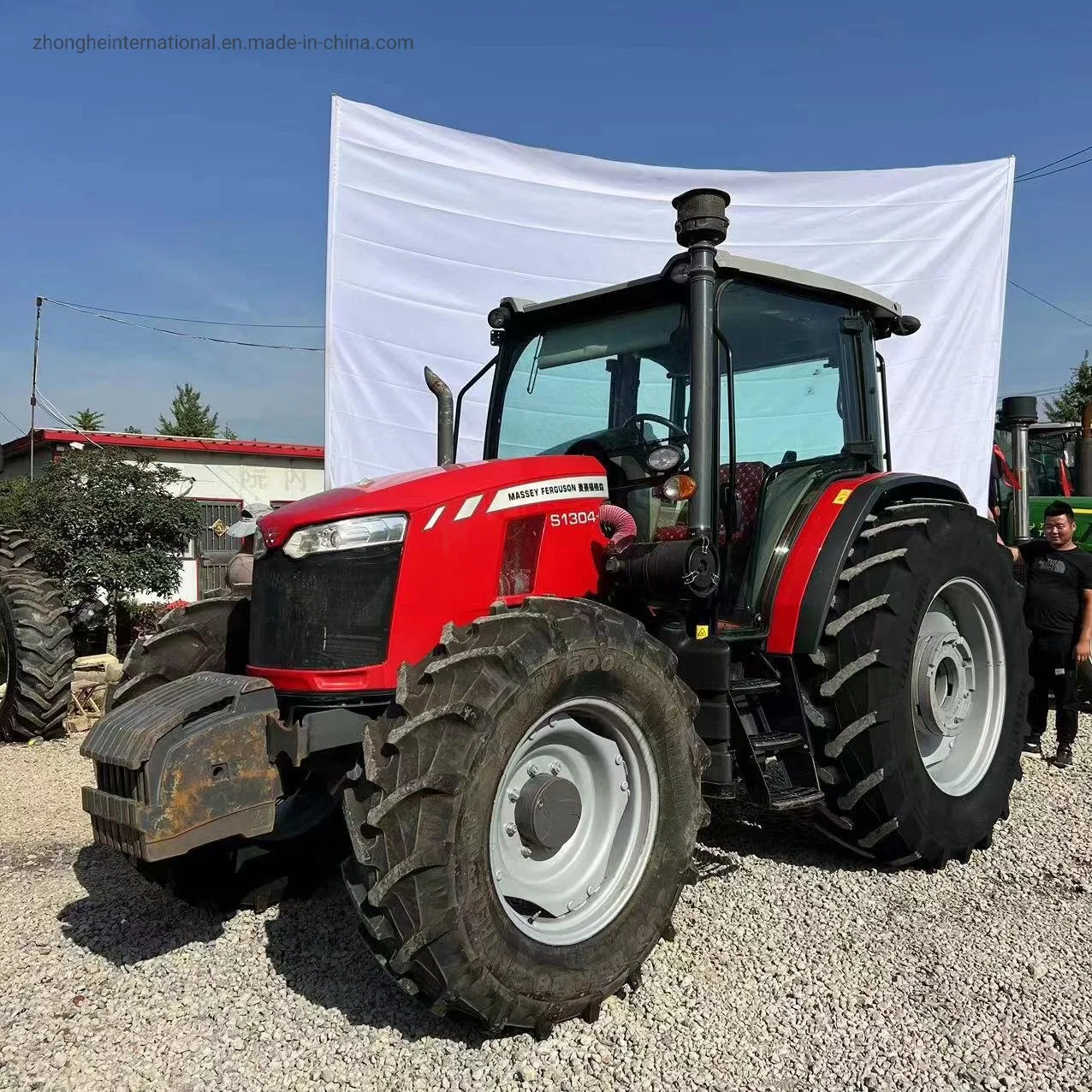 تم استخدام 100HP 110HP 120HP 130HP 220HP 4WD Massey Ferguson S1304-C آلات زراعة الجرارات آلات زراعية لزراعة الأراضي الزراعية