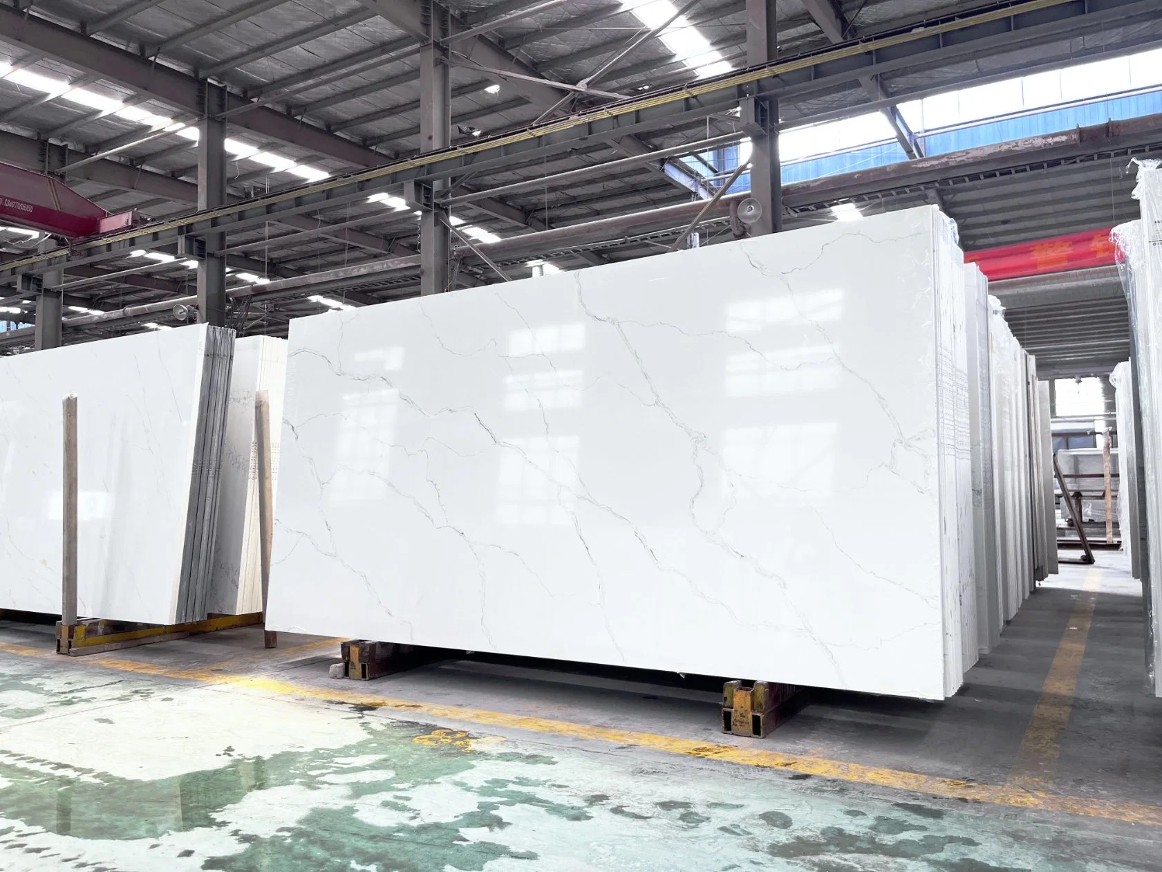 Wholesale/Supplier China Polished Calacatta White Marble/Granite Veinsartificial /Engineered Quartz Stone Slabs