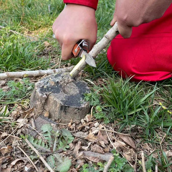 13 dans 1 Camping d'outils en acier inoxydable avec un marteau et d'ouvreur de scie de couteau de poche de tournevis Ax Multi Tool