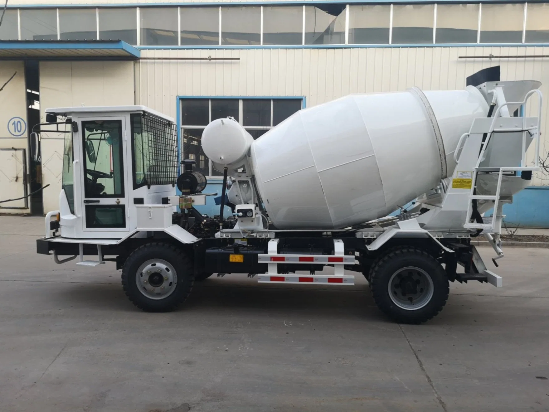 Automatic Unload Mixer Truck