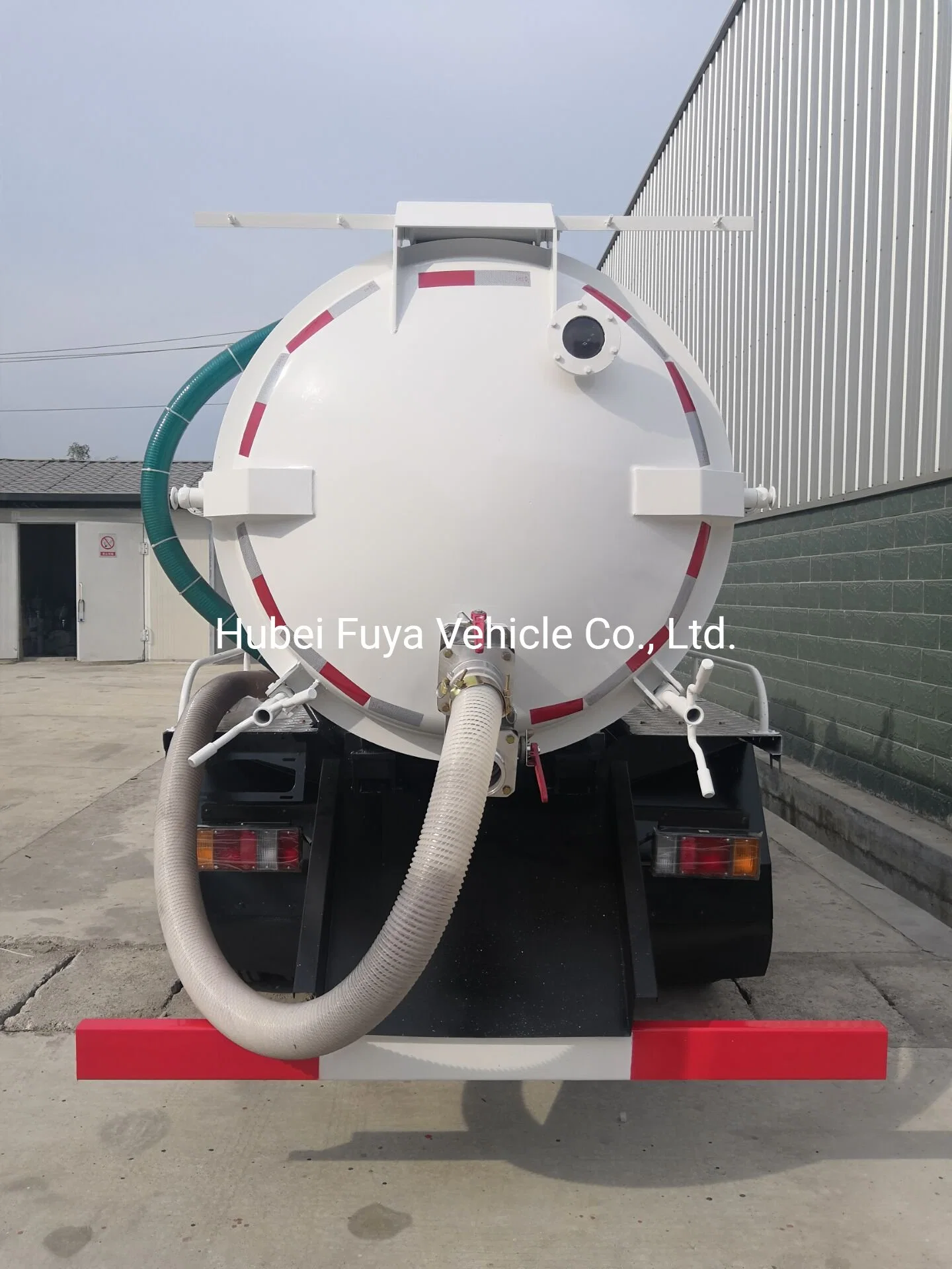 Waste Management Use 5 Cu. M Vacuum Truck Suction Clean Sewer Sewage