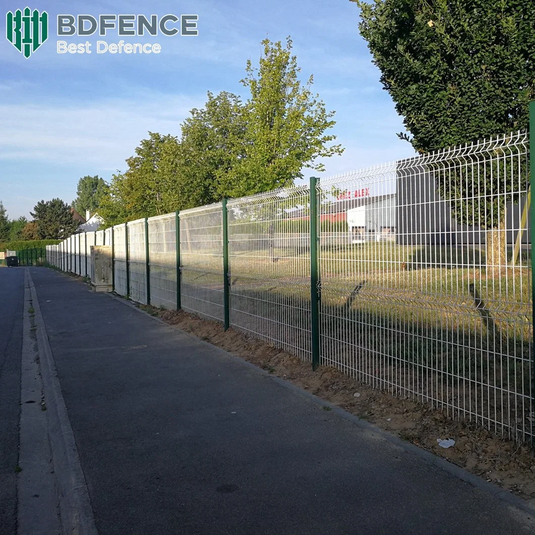 China Direct Manufacture High Quaity OEM Garden Wholesale/Supplier Powder Coated Welded Metal Curved 3D Triangle V Mesh Security Mesh Panel Fence for Sale