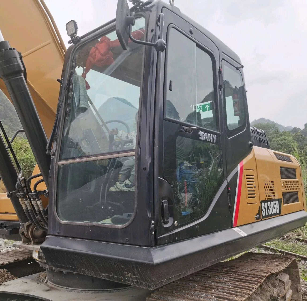 Used Sany Sy265c 26 Ton Sany Excavator High Reach Demolition Excavator