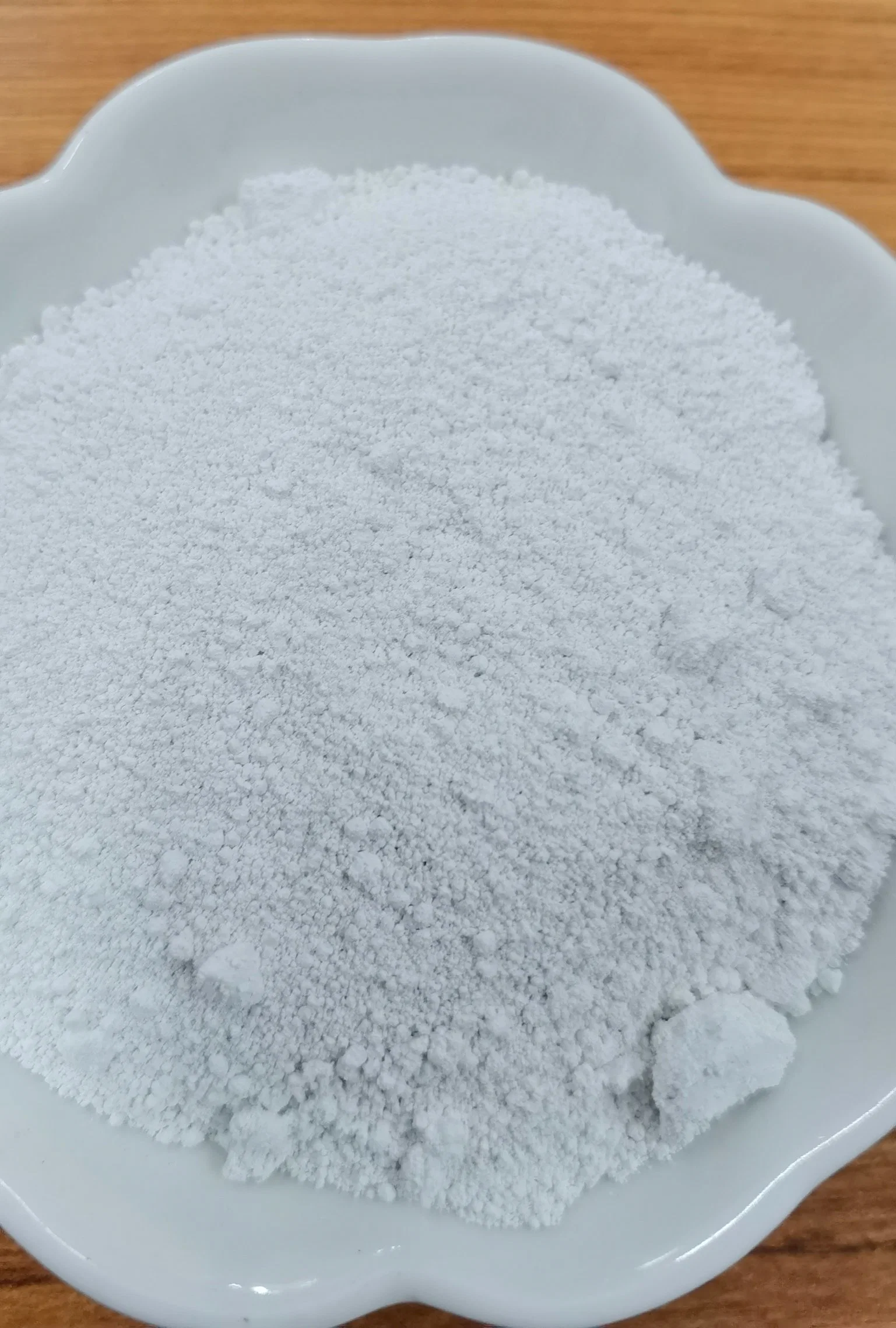 Fábrica preço Atacado bom Natural cálcio Bentonite pó Montmorillonite material para perfuração de óleo, forragem de alimentação preenchimento de forragem, tintas para Venda