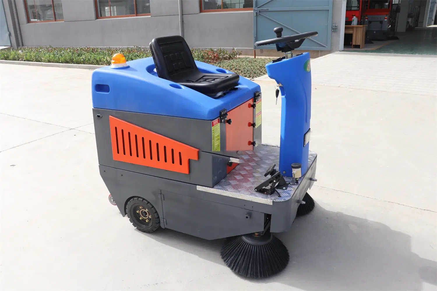 Go Plant Self Propelled Electric Vacuum Mechanical Small Road Sweeper