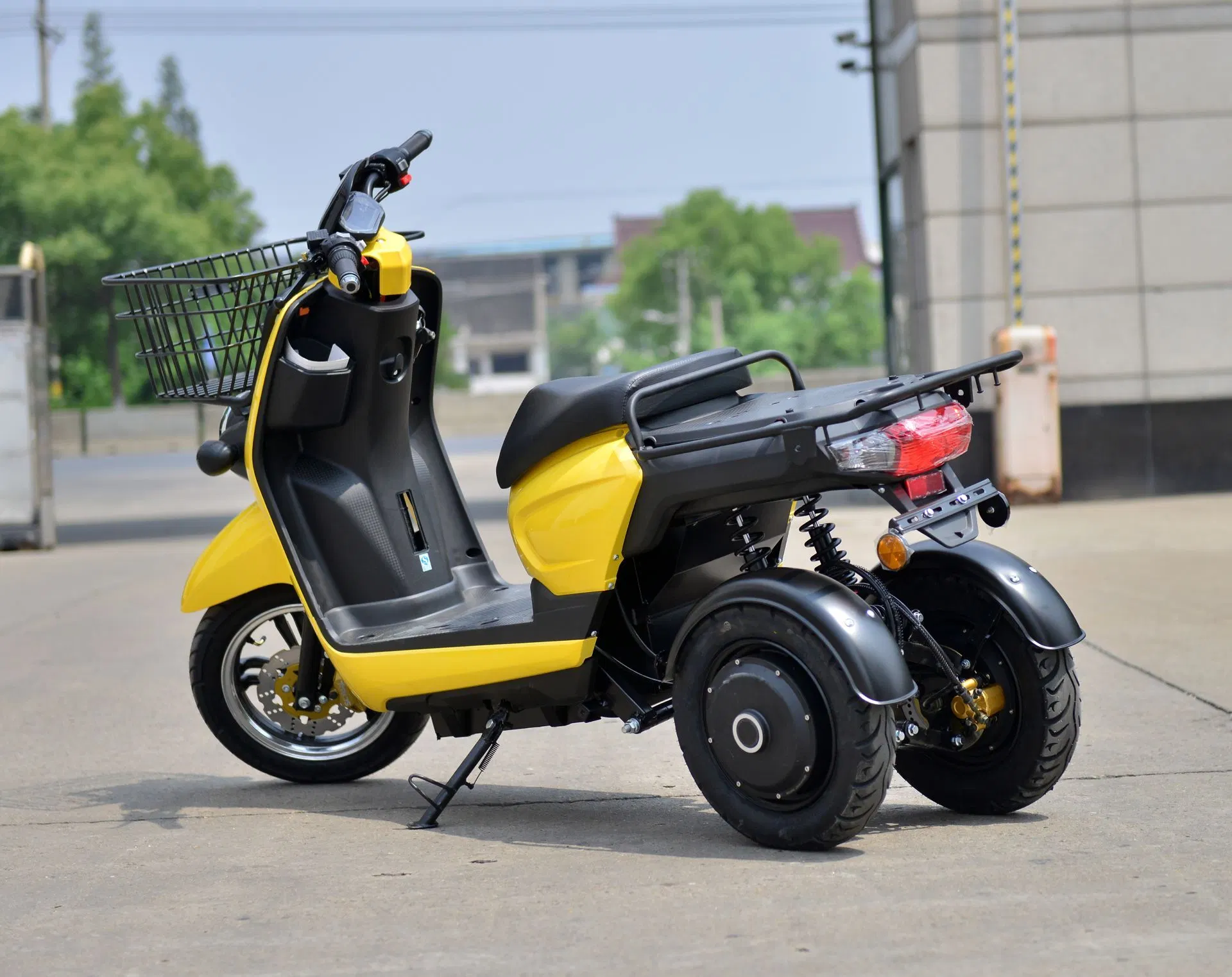 3000W 100ahbig Power EEC Approved Balanced Three Wheel Scooter 2022