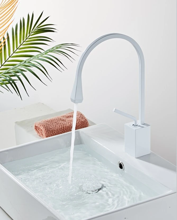 Nuevo producto de la fábrica Buen Precio Grifo lavabo de Baño Agua caliente y fría del grifo de la cuenca del tipo