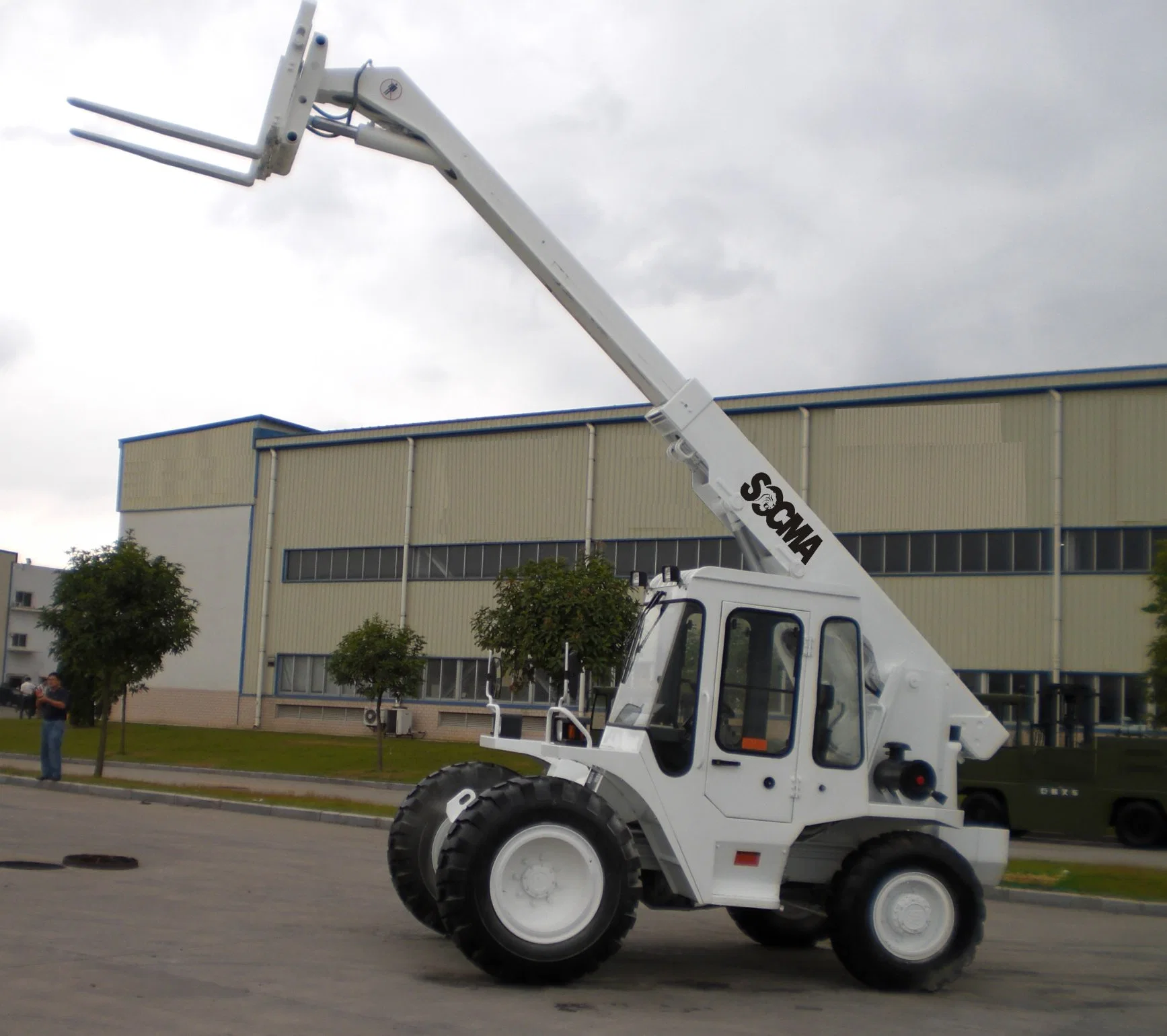 Socma Hnt25-4 off Road Hydraulic Pump Telescopic Rotating Forklift with Aerial Working Platform