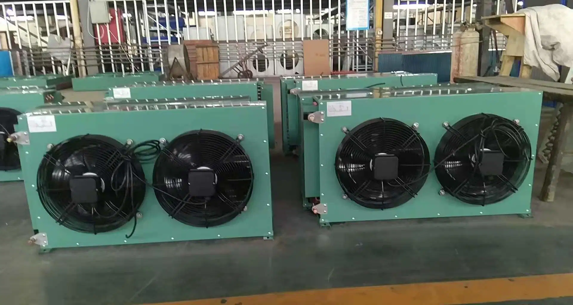 Las piezas del sistema de refrigeración de la fábrica de Condensador Enfriado por Aire El equipo de la condensación de la unidad de almacenamiento de un cuarto frío.