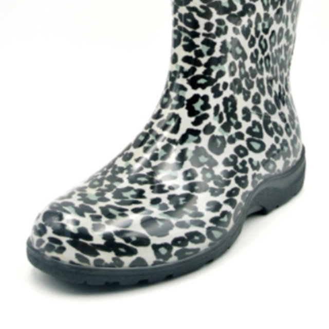 Cheap Hotsales New Design Rain Boots Ladies Fashionable Wholesale/Supplier Natural Rubber