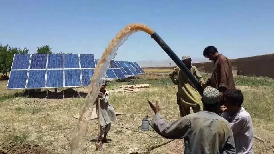 Bedford20/3 IP.7kw/17A/MPPT 99,9%/solar fotovoltaico Controlador da Bomba com painel solar bomba submersível para sistema de irrigação agrícola CE/ISO