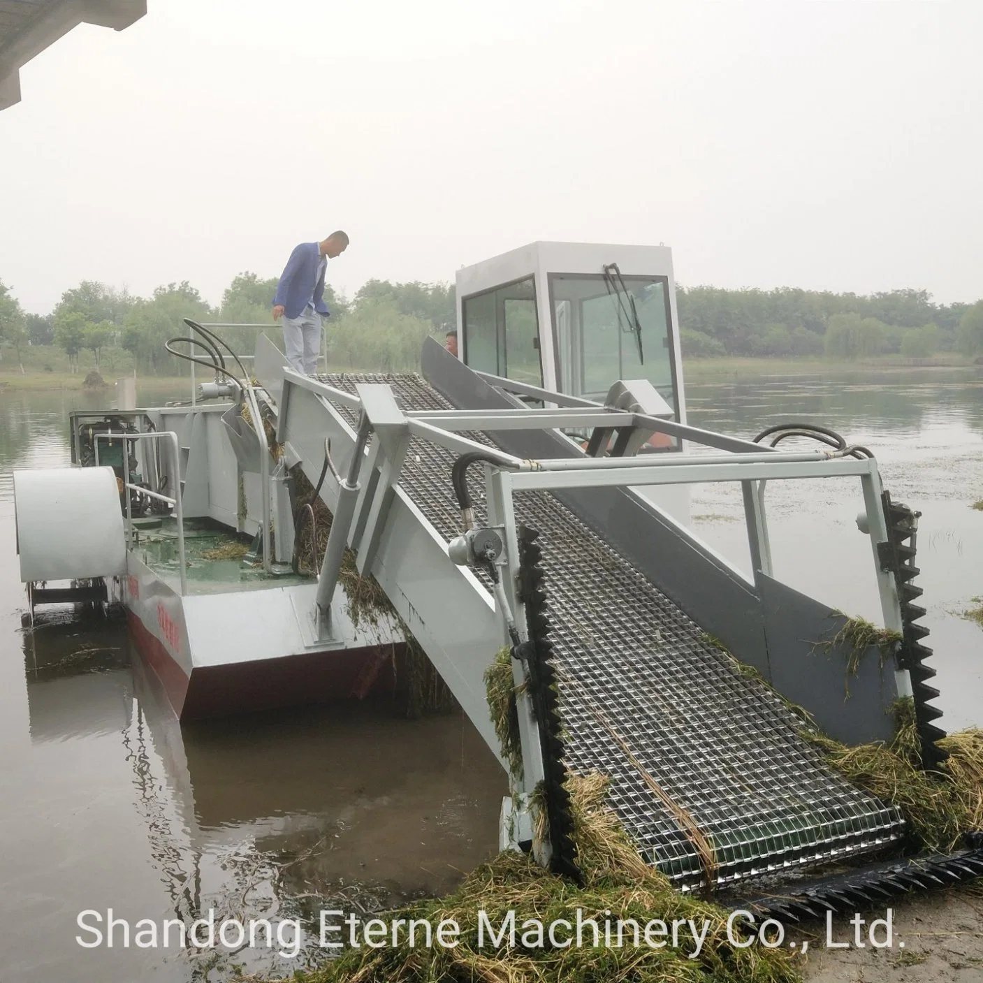 River Cleaning Machine/Boat/Ship for The Floating Trash Aquatic Weed in Rivers Lakes and Sea