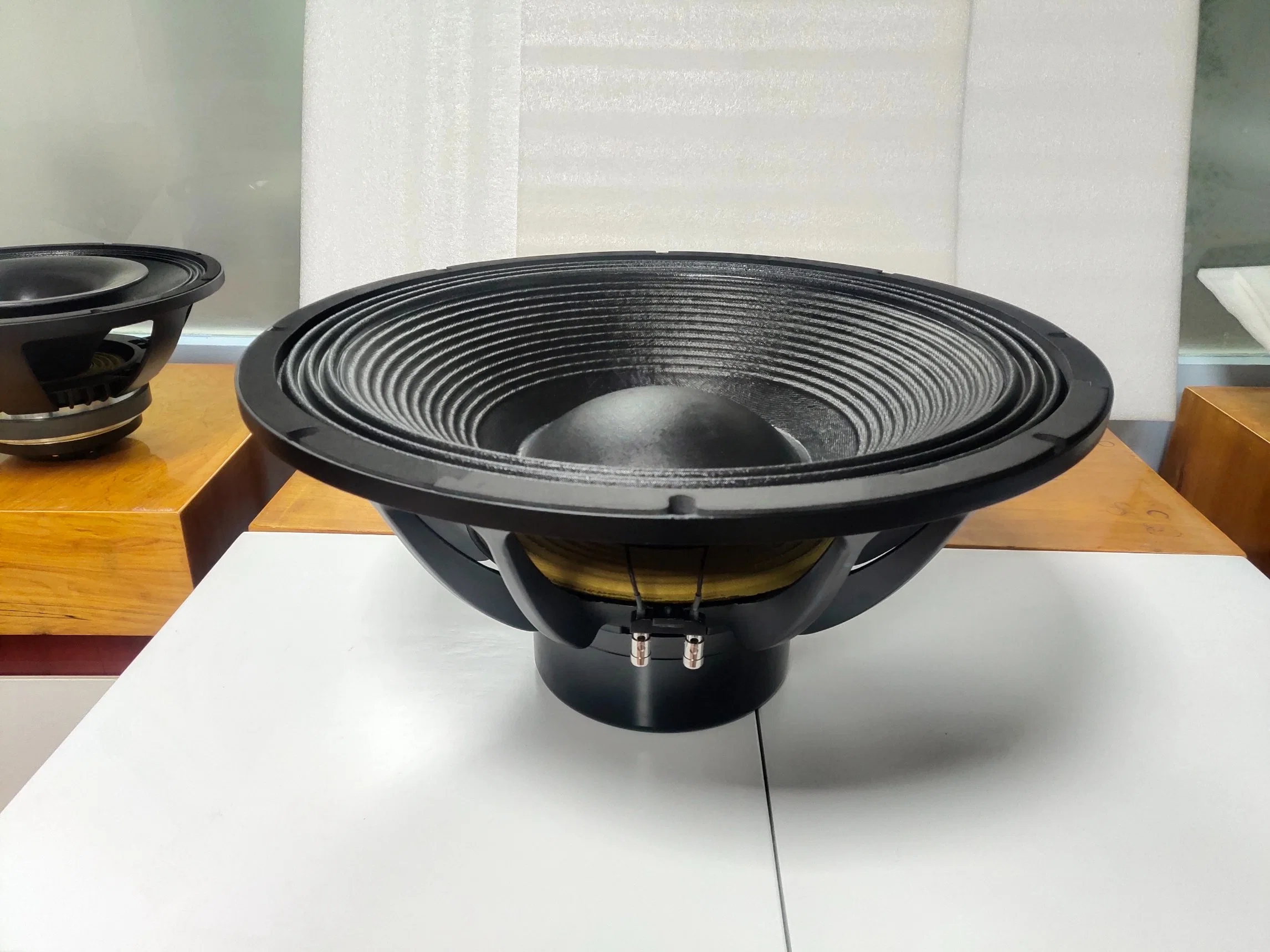 21pulgadas Neo a petición de personalización de 97dB Altavoz Subwoofer Punchful