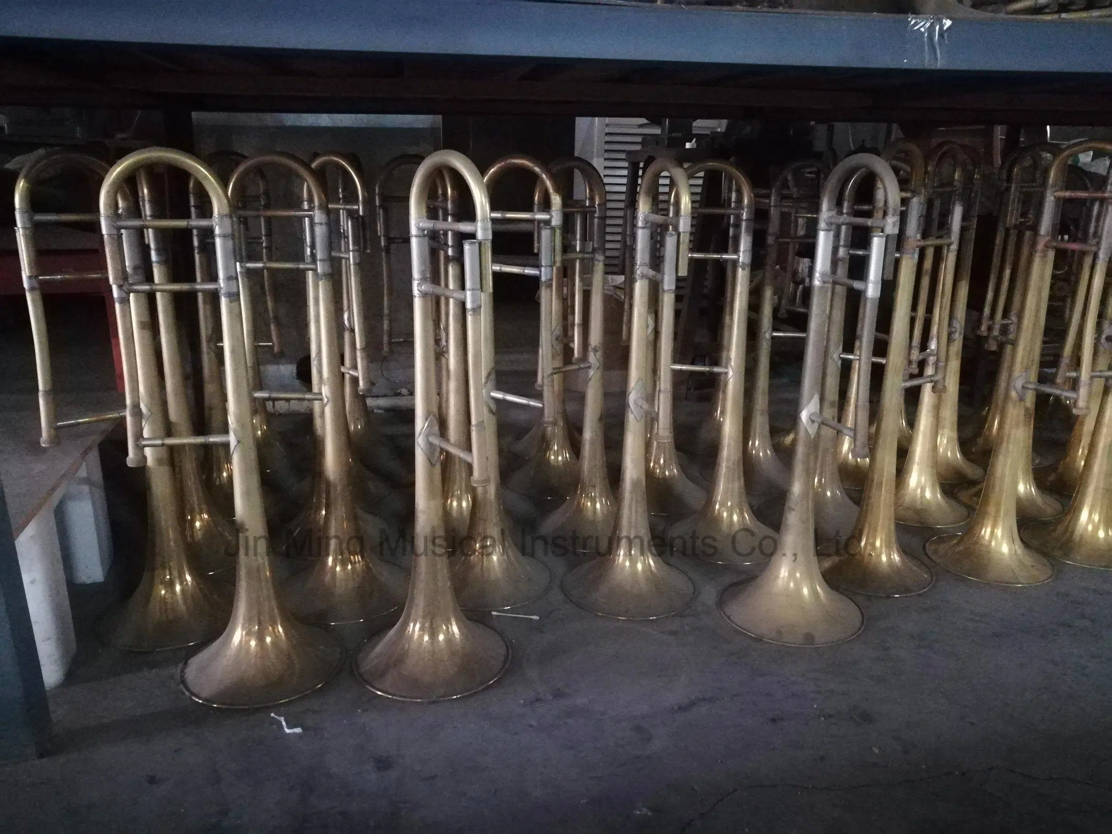 A Soprano Trombone Gold Fabricante laca