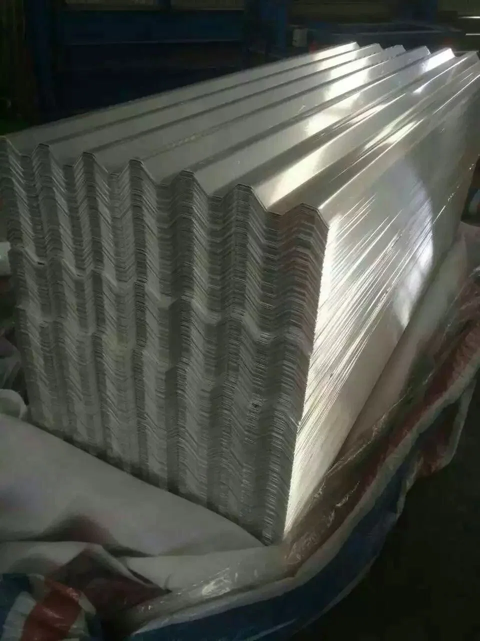 Hoja corrugado de aluminio utilizado para la construcción de techos