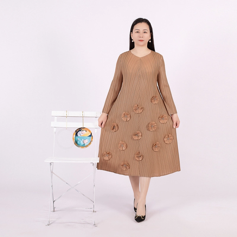 Tianbao Factory Wholesale/Supplier 2023 Miyake Pleated Large Size Fashion Customized Floral Loose Crewneck Long-Sleeved Dress