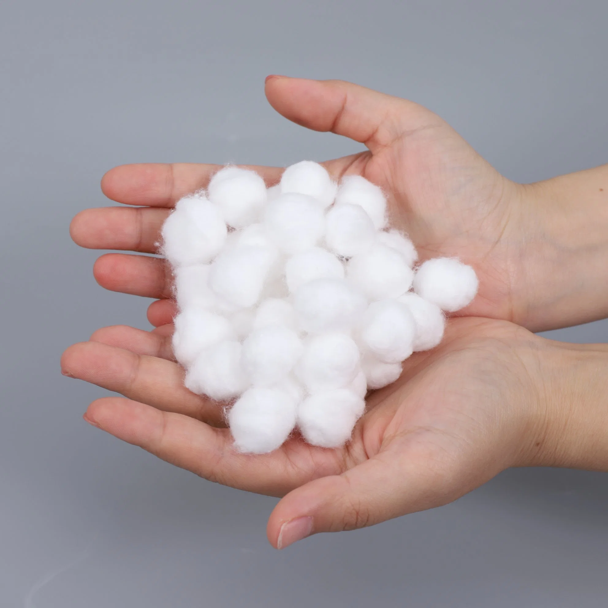 Una buena calidad Eco friendly bolas de algodón estéril médicos dentales desechables bola de algodón