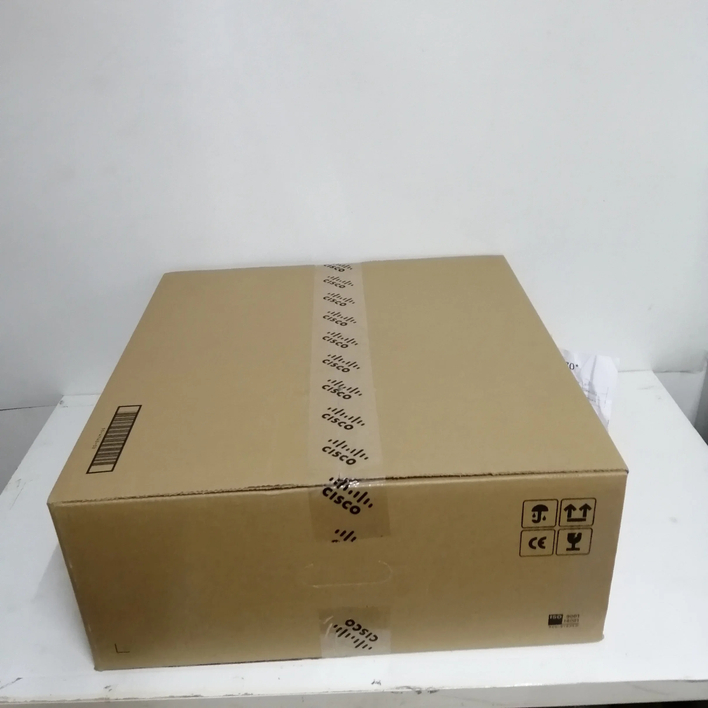 New Original 9300 24-Port Poe+Network Advantage Switch C9300L-24p-4X-a