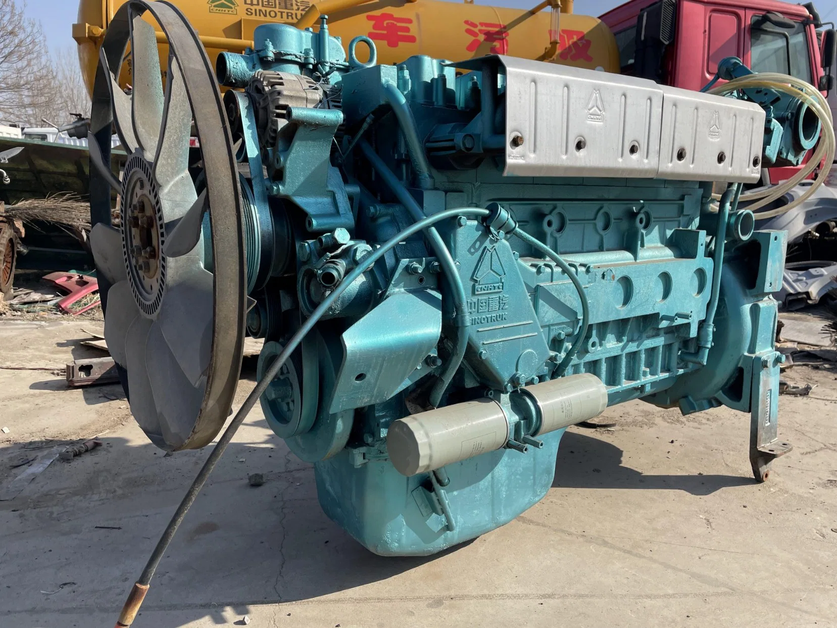 Cheap Sinotruk HOWO Dump Truck and Tractor Truck Used Engine Assy Wd615.47 Diesel Engine 371HP