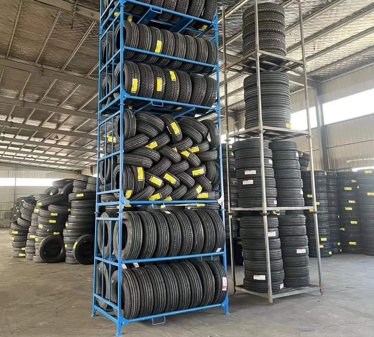 2023 Popular 60"60" Pipe Adjustable Powder Coating Tire Stacking Racks Shelves Portable Warehouse Stackable Pallet Stack Rack