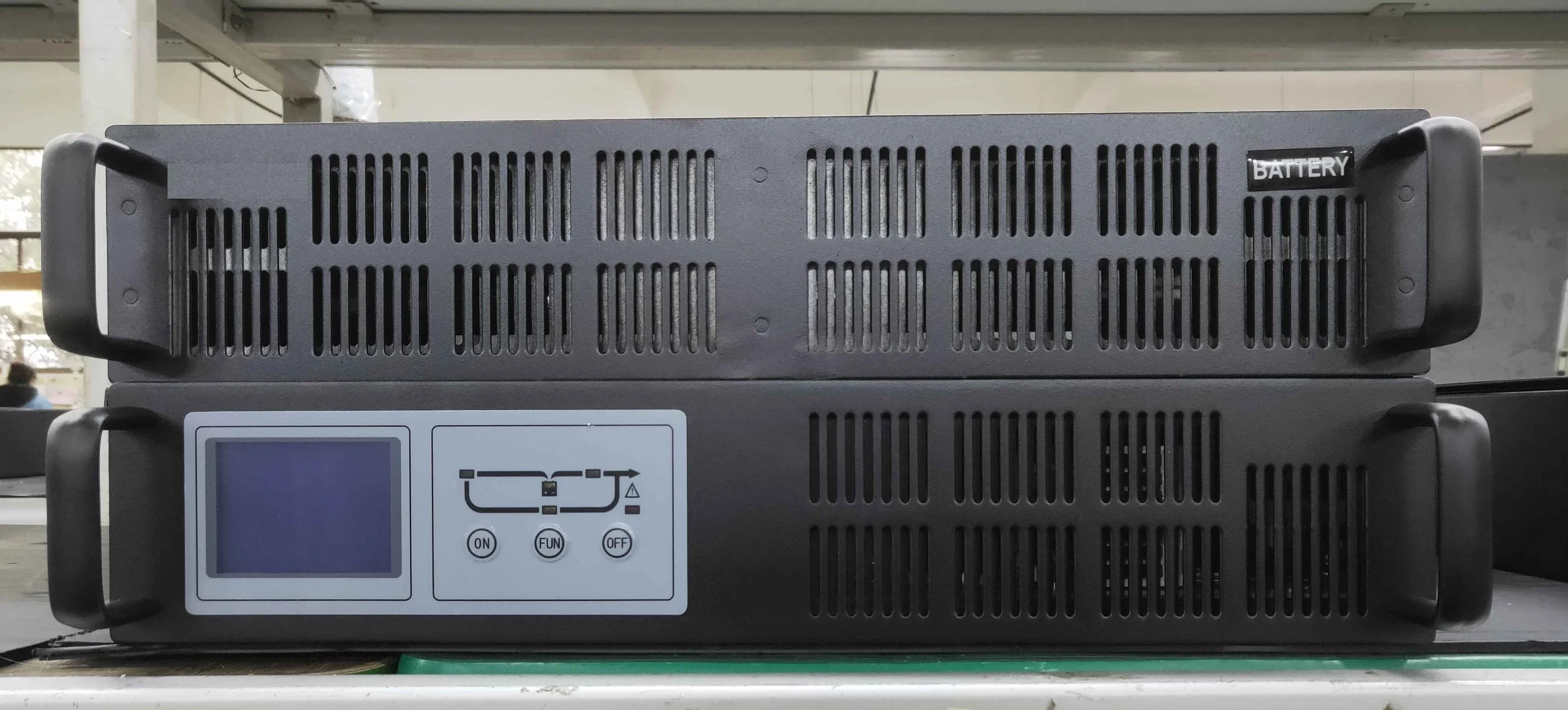 Rack-Mount High Frequency 10kVA/15kVA/20kVA Three Phase Battery Under Voltage Protection Online UPS Power Supply