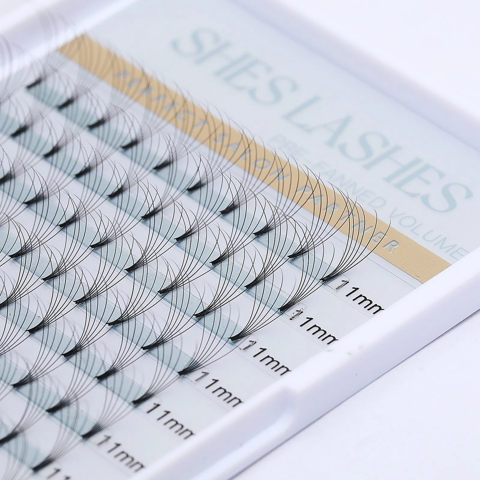 Korean Silk Volume Eyelash Extensions 0.05 0.07mm Pre-Fanned 3D-10d Lashes J B C D Curl Volume Lashes Long Sharp Pointy Premade Fans