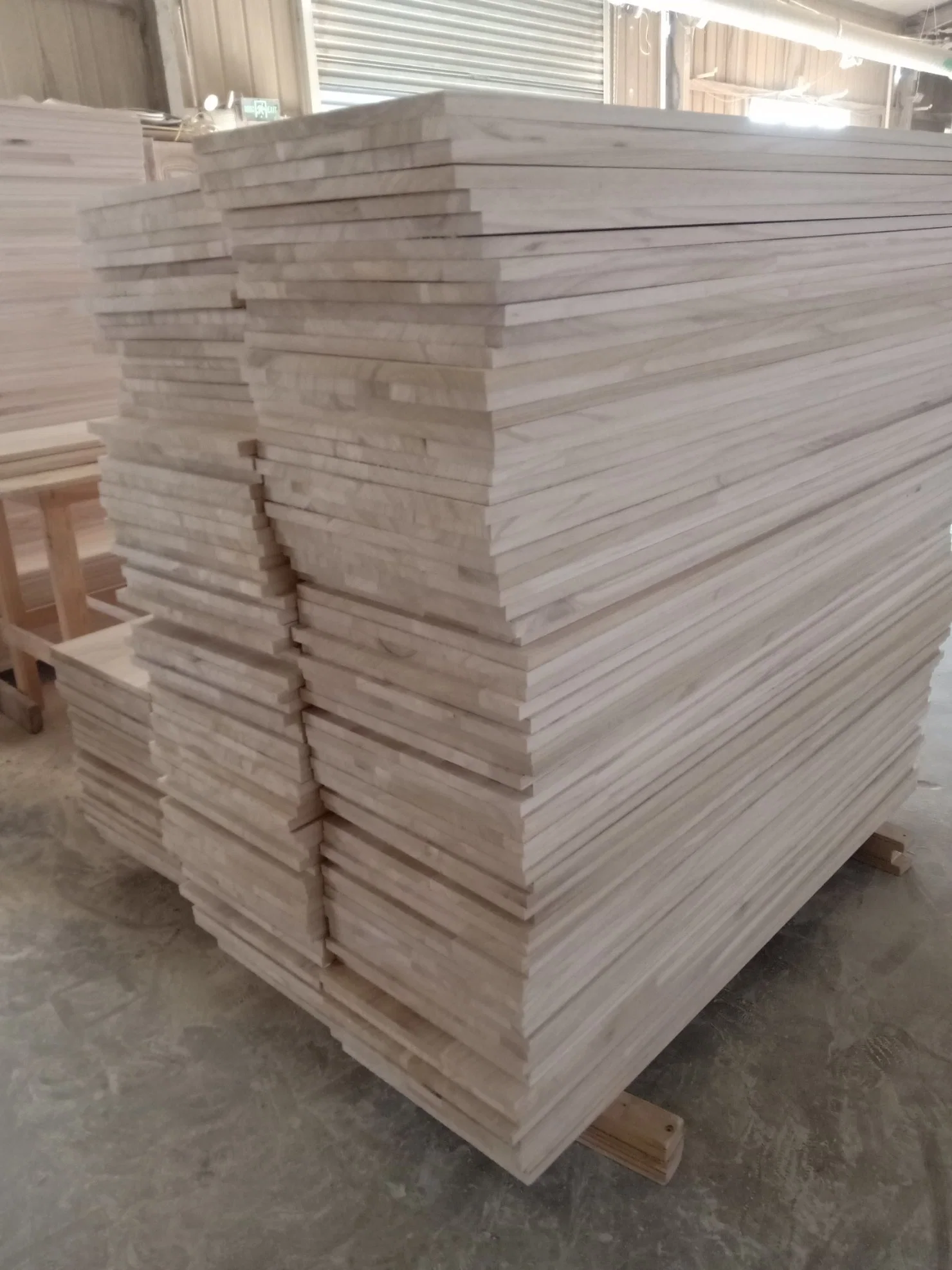 Factory Wholesale/Supplier Solid Wood Boards Paulownia Timber Sheets Price