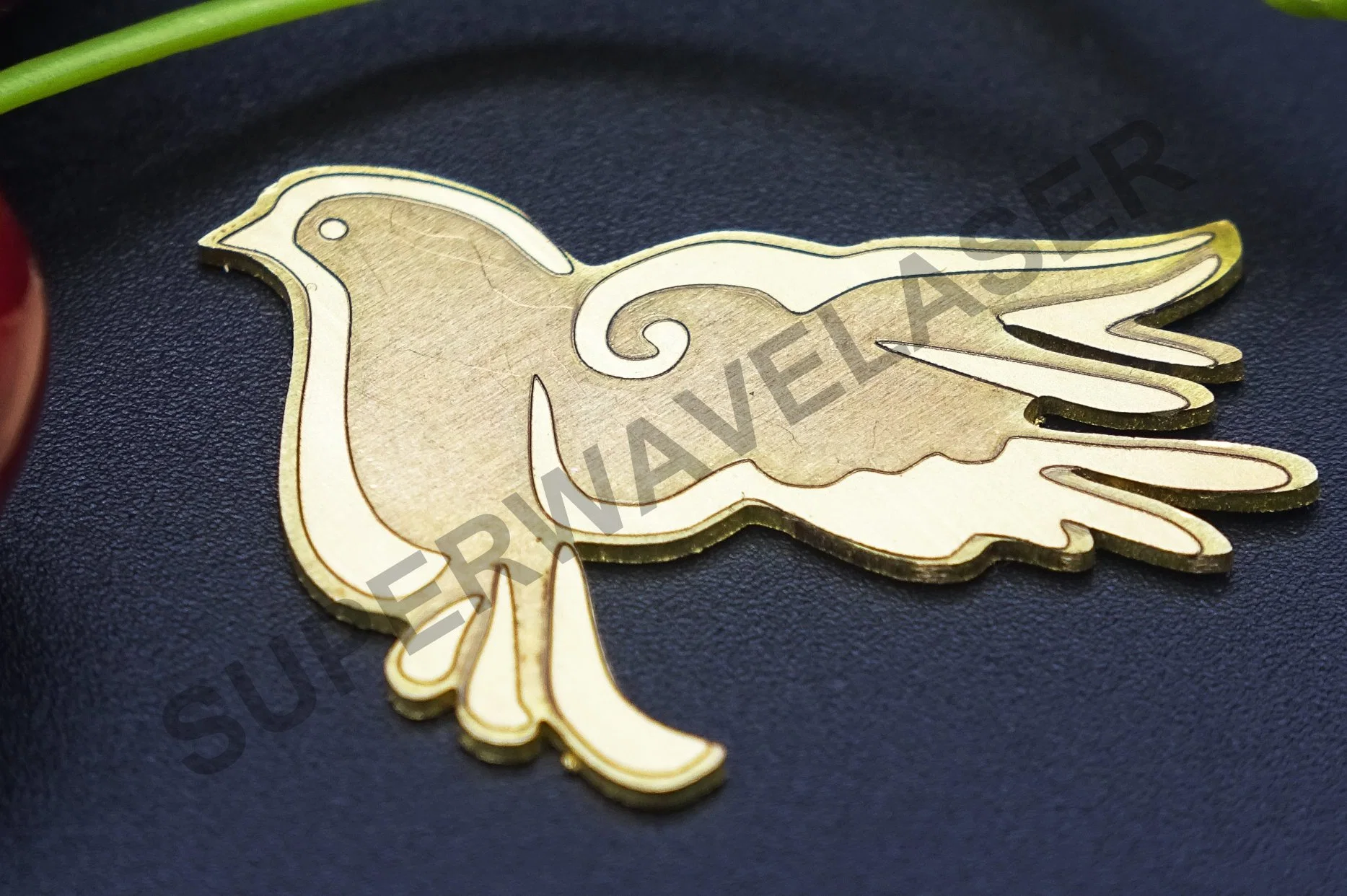 China Leading Manufacturer Laser Cutting Machine for Custom Pendant Designs