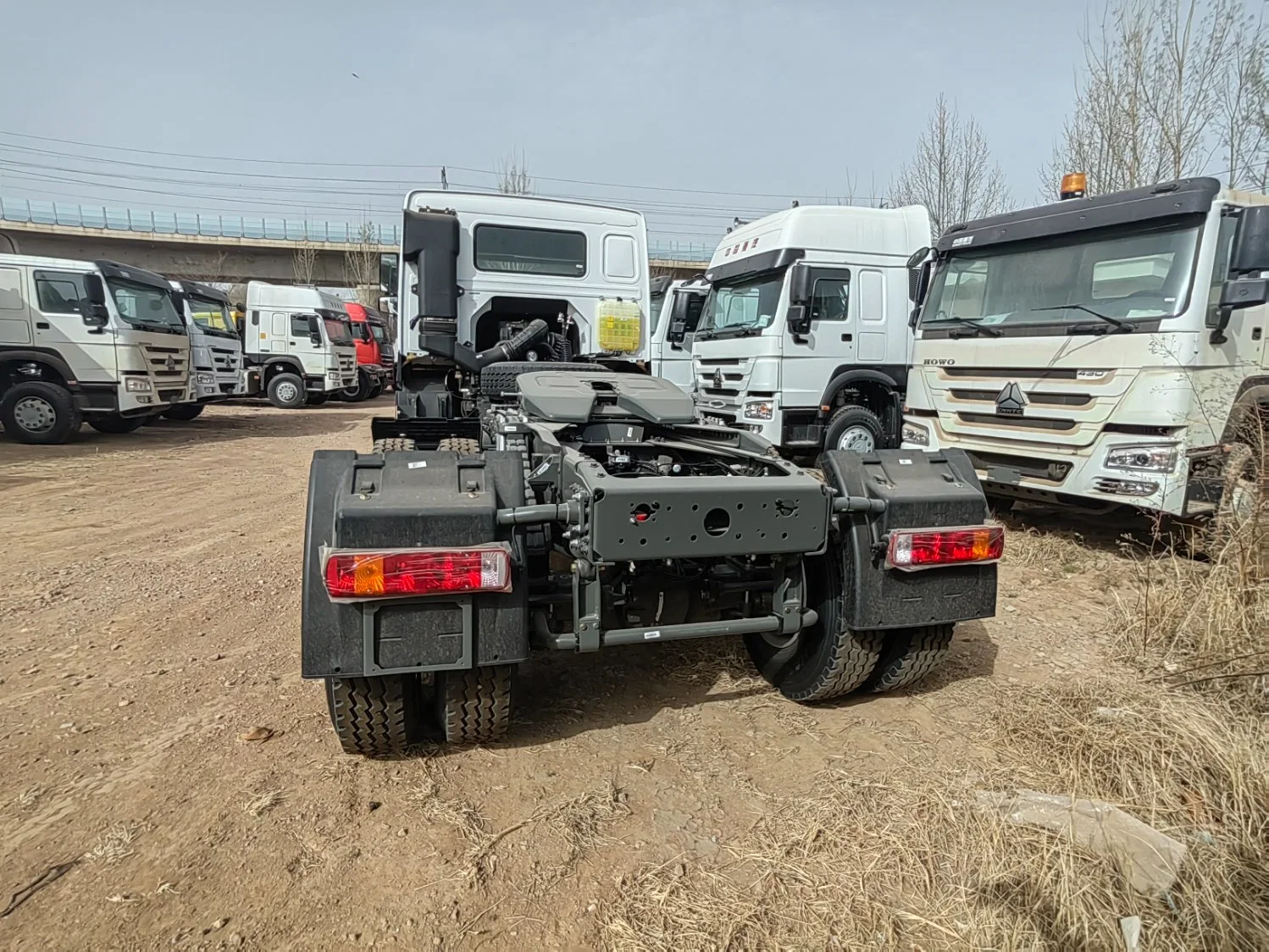 371CV Sinotruk HOWO Tractor Precio de la cabeza