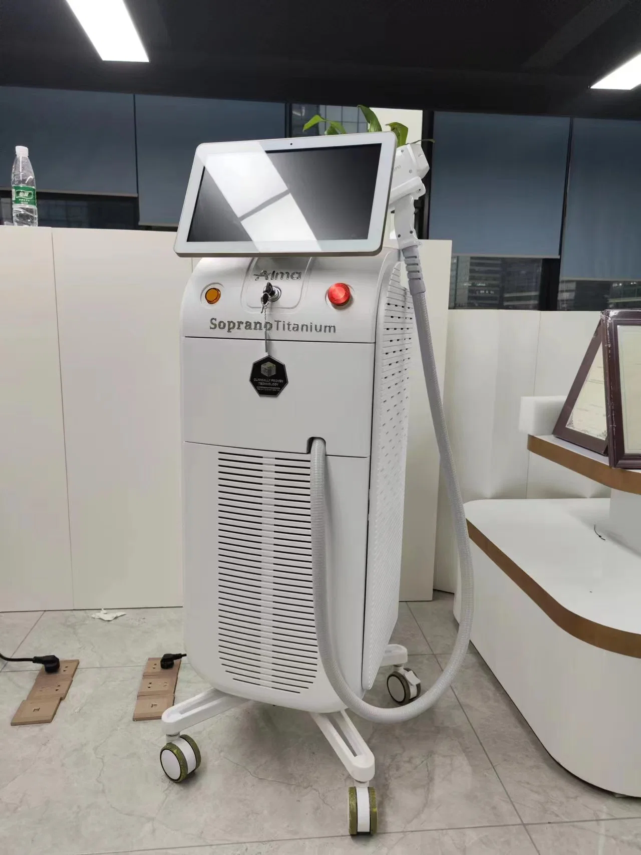 Salon Hospital Diode Laser Hair Removal Equipment with Two Handles