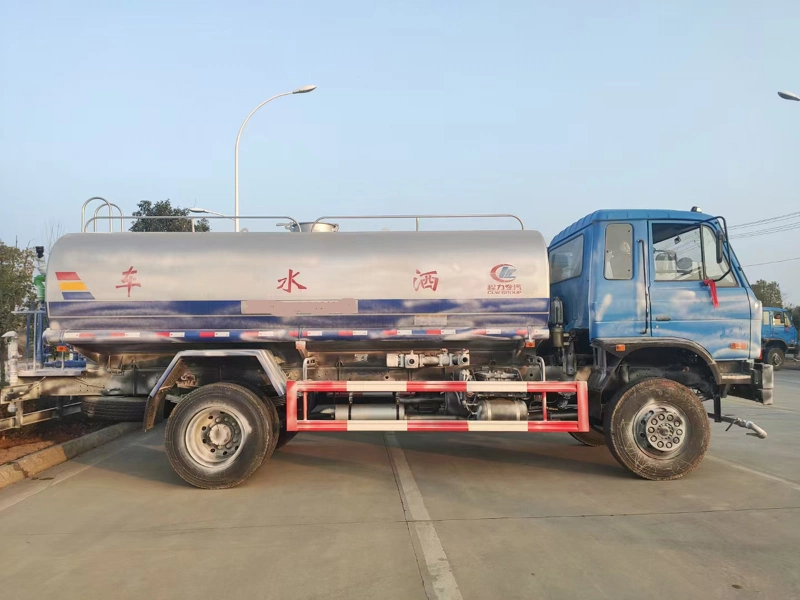 DFAC Dongfeng Cummins de 210 CV completo 4X4 de 16 de la rueda derecha cbm vehículos cisterna de agua