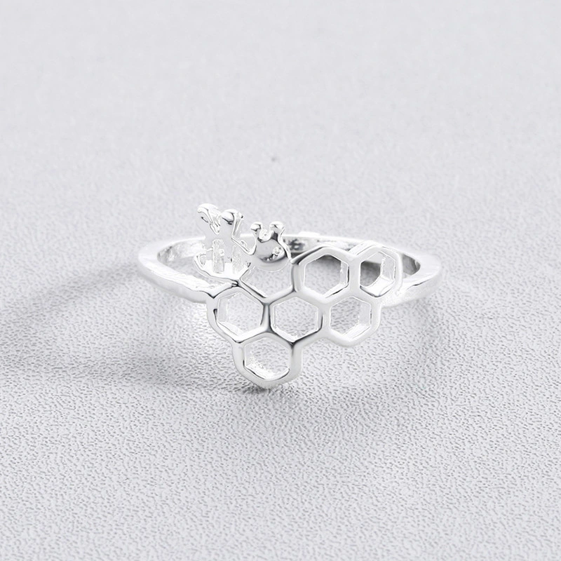 1PCS Anillos simples para mujeres Joyería de moda plateada Anillo de panal de abeja Circonita cúbica Bijouterie Anillo de boda nupcial Xmas Año Nuevo.