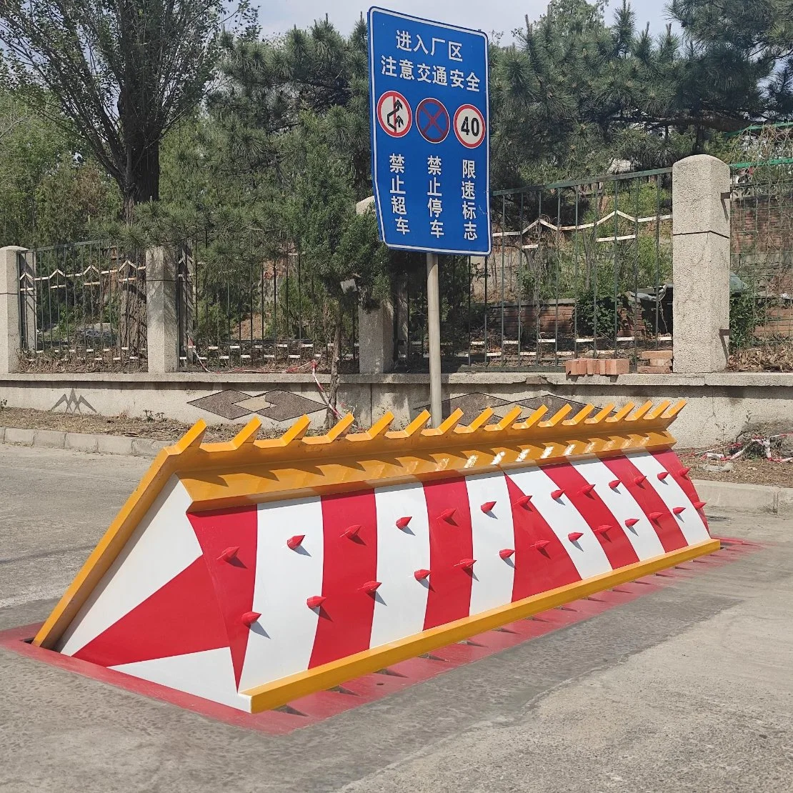 Crash Tested Heavy Duty Wedge Barrier Road Blocker Access Control