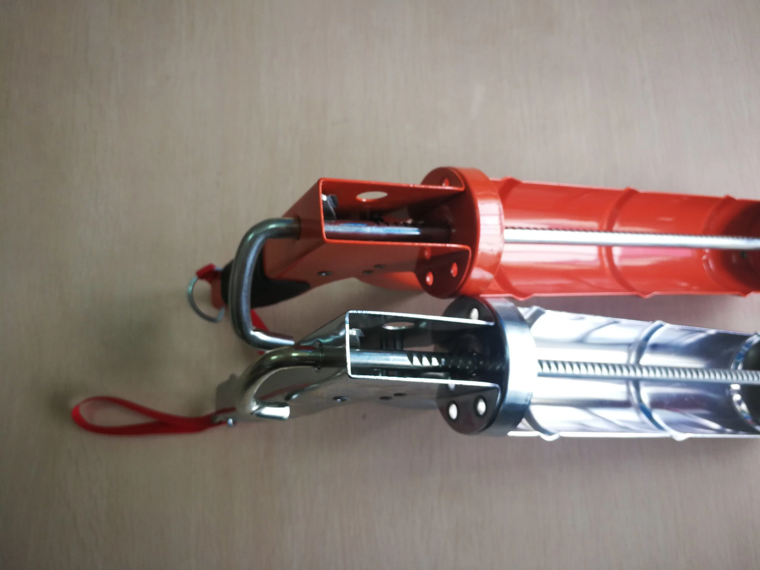 9''& 10.5'' Powder Coated Caulking Gun (MF3002)