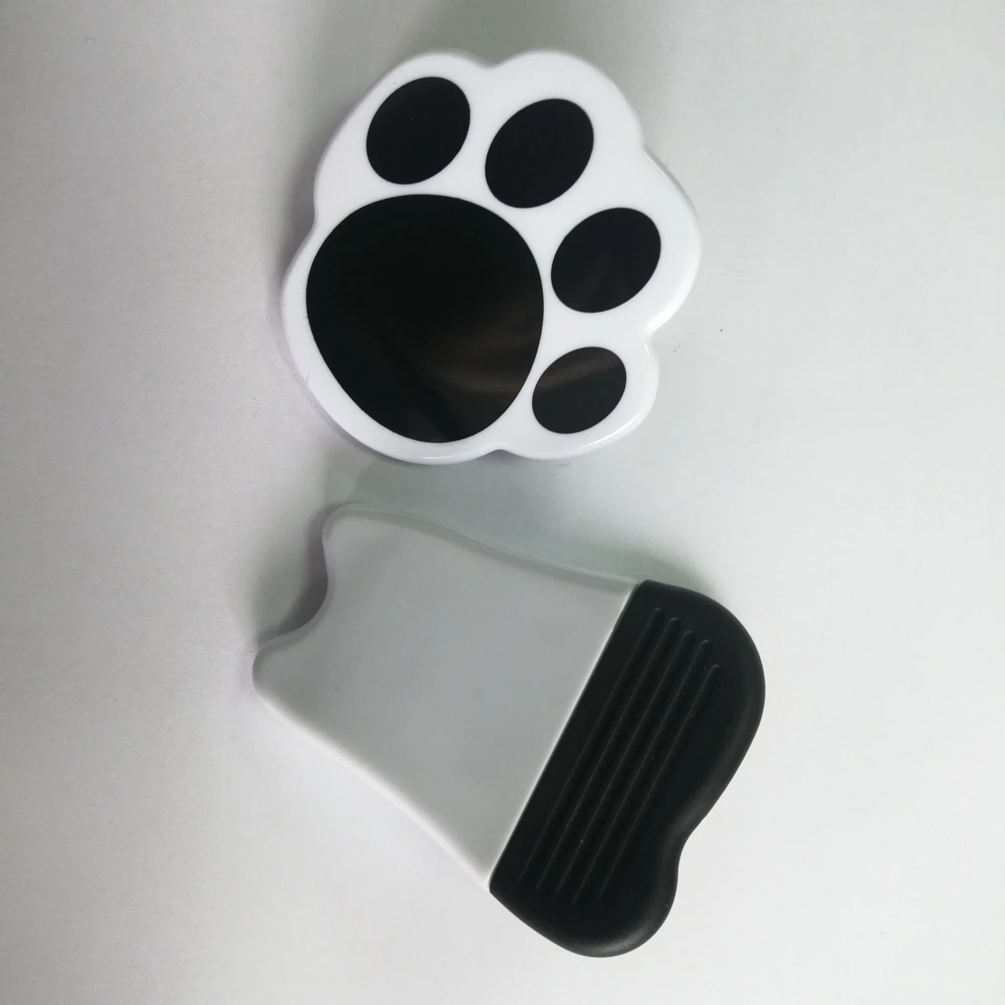 Customized Colorful Plastic Magnetic Clips with Rubber Handle