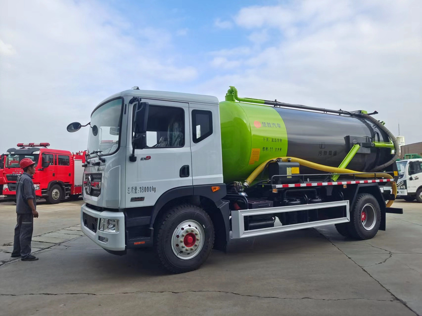 Dongfeng 10cbm 10tons Vacuum Sewage Suction Tanker Truck