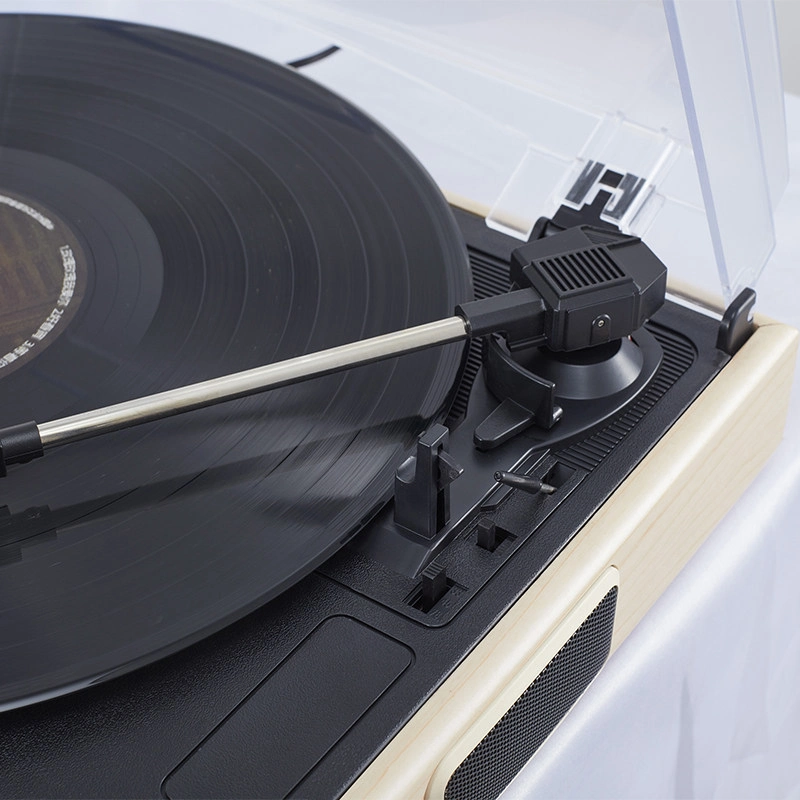 Проигрыватель с поворотной платформой USB/SD рекордер RCA Lineout Woodencase Vinyl Record Player