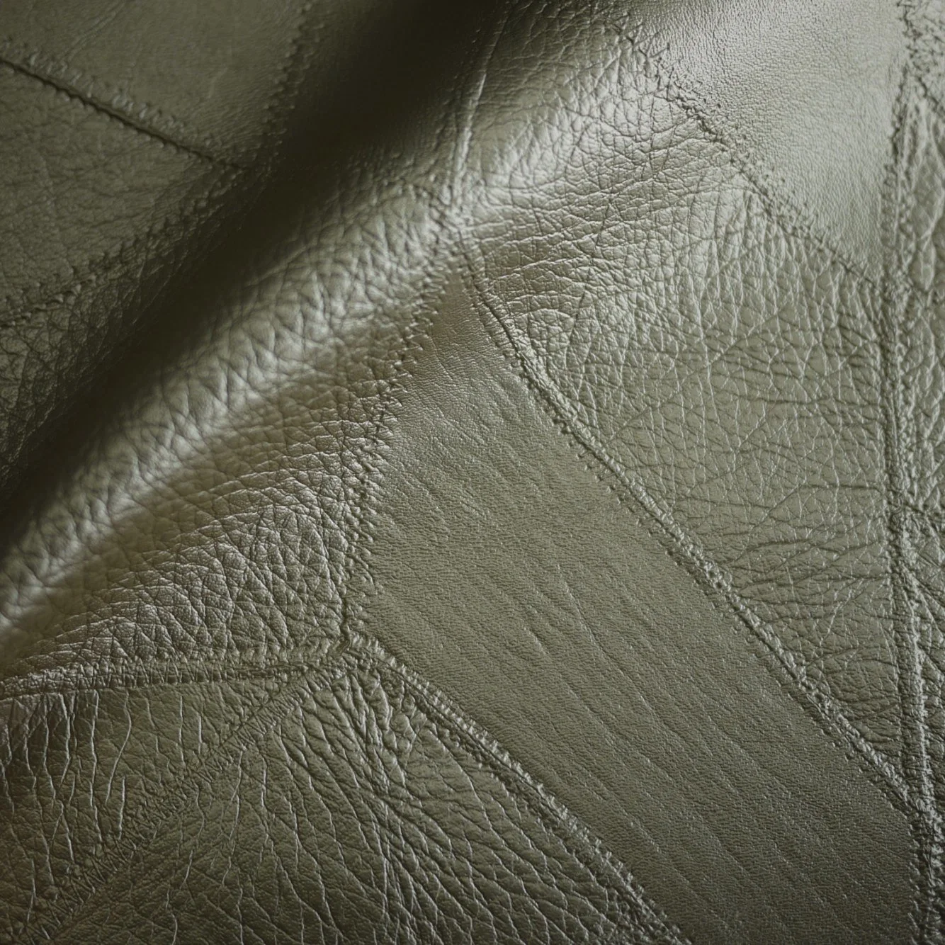 Specular Highlight PVC Artificial Leather in Crocodile Emboss for Box, Covering Use