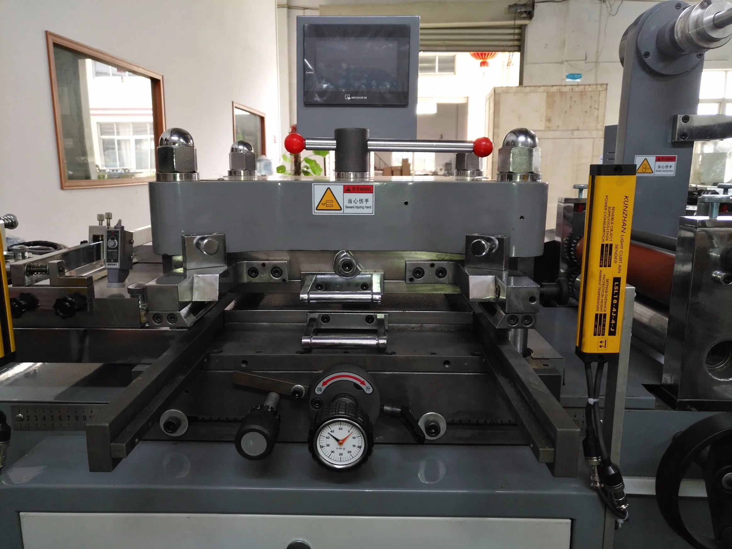 Automatic Flatbed Die Cutting Machine for Self Adhesive Labels