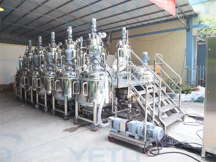 Sanitary Stainless Steel Chemical Heated Jacket Mixing Tank 30L&300L with Agitator