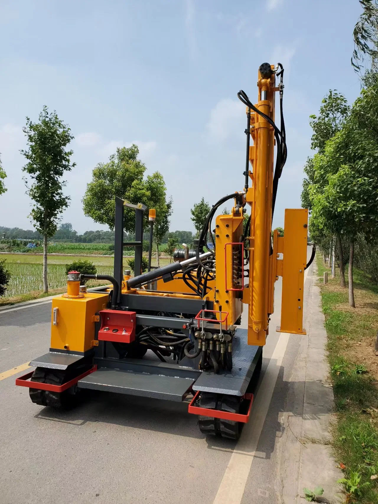 Solar PV Power and Highway Guardrail Plant Pile Driver Ramming Machine Drilling Hydraulic Pile Driving Rotary Drilling for Solar Project and Road Construction