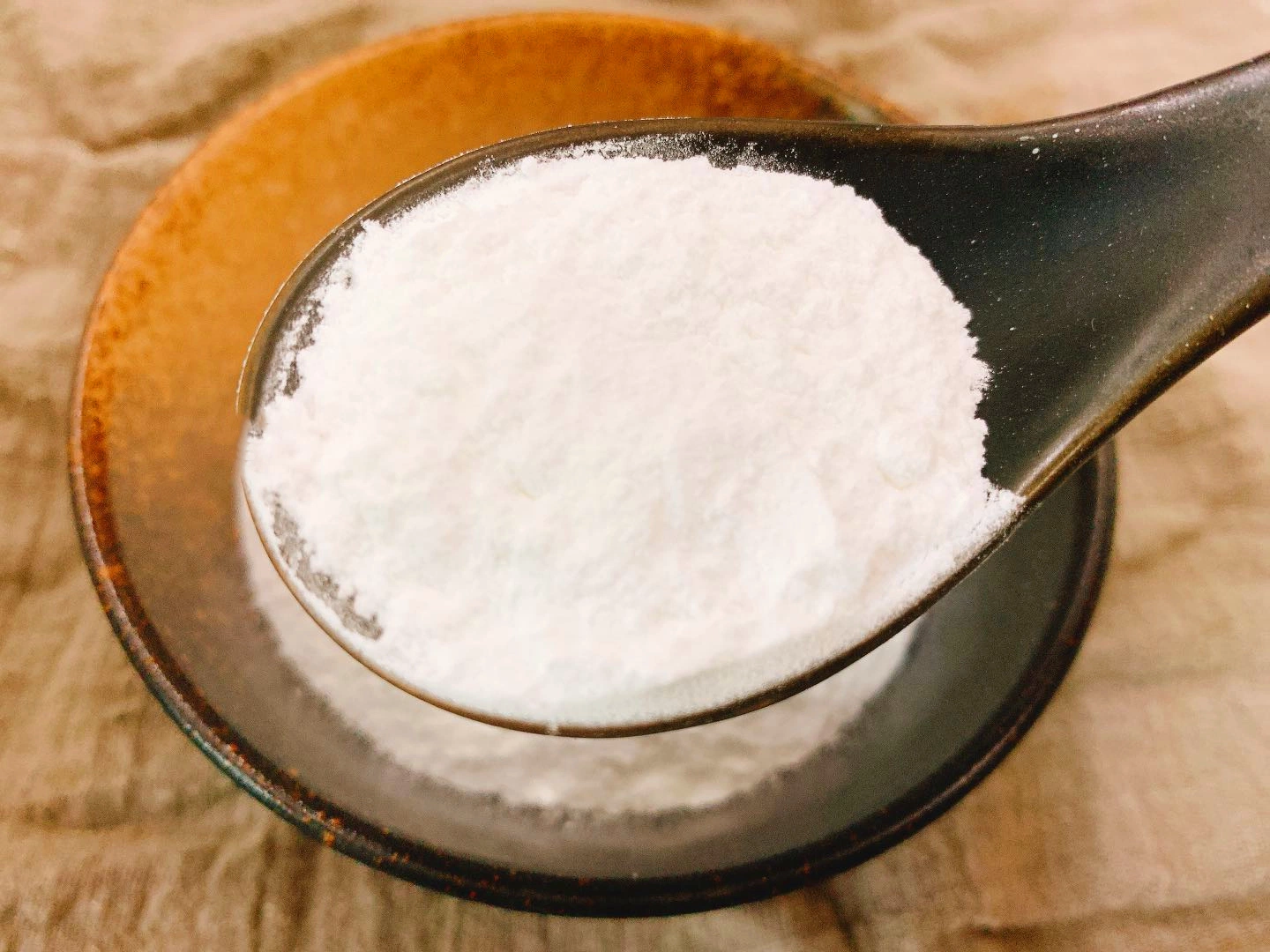 Baking Powder Used for Fermenting and Baking Bread, Cakes, Cookies, and Pizza (food additive factory)