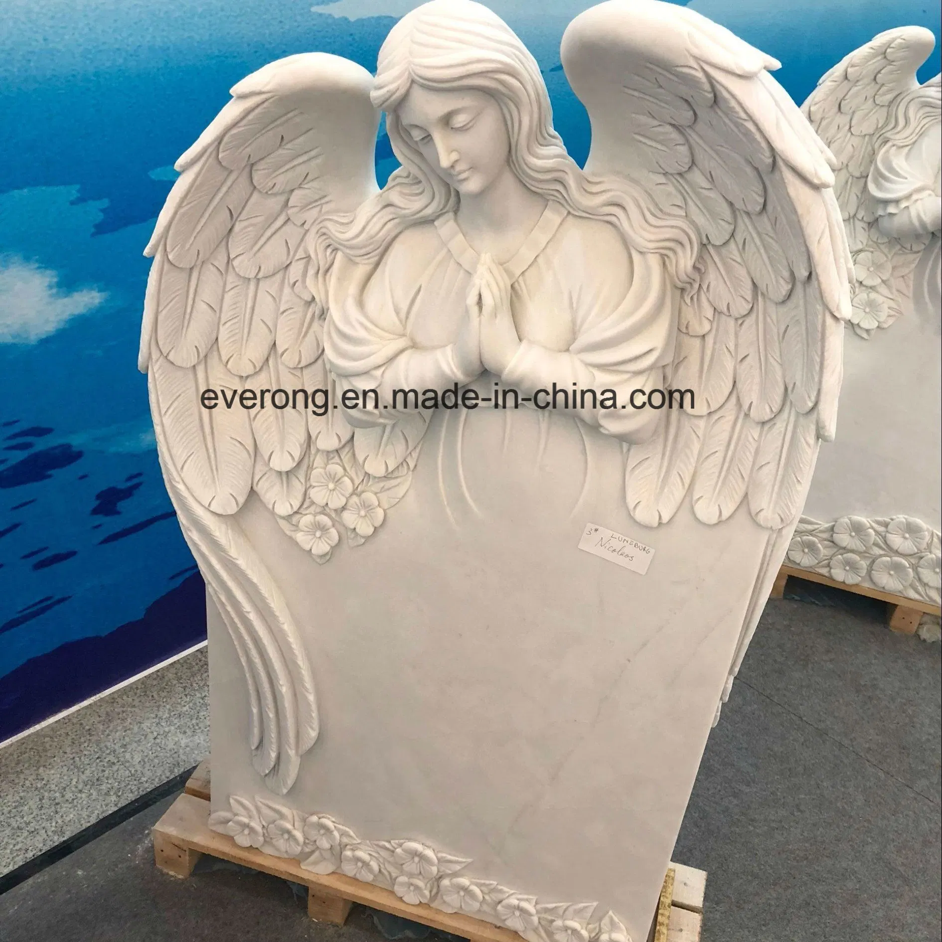 2019 New Design White Marble Monument Heart Tombstone with Weeping Angel Wings for Cemetery