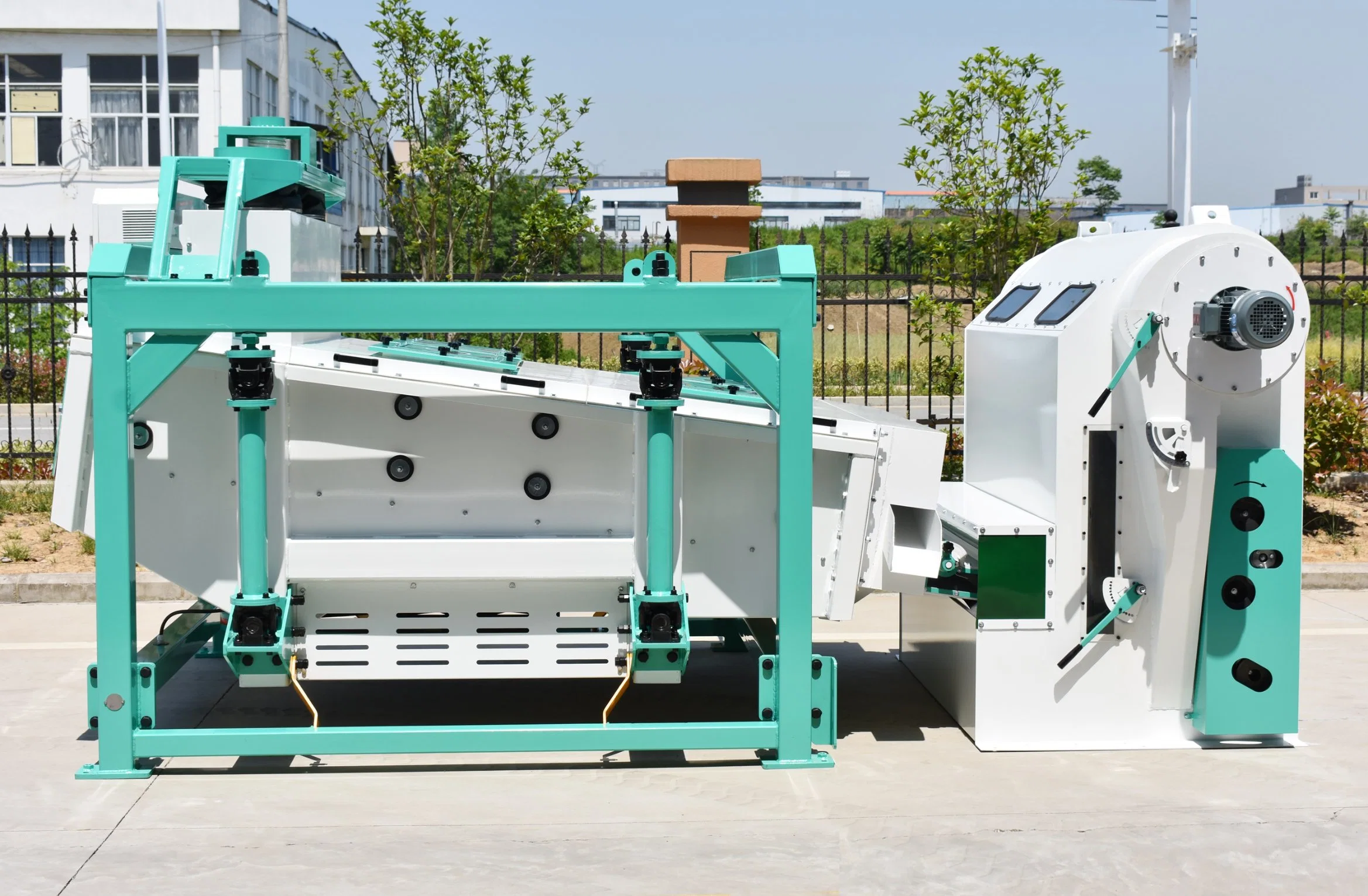 High Capacity Maize / Wheat / Seed Cleaning Machine Vibrating Sieve Vibration Screen