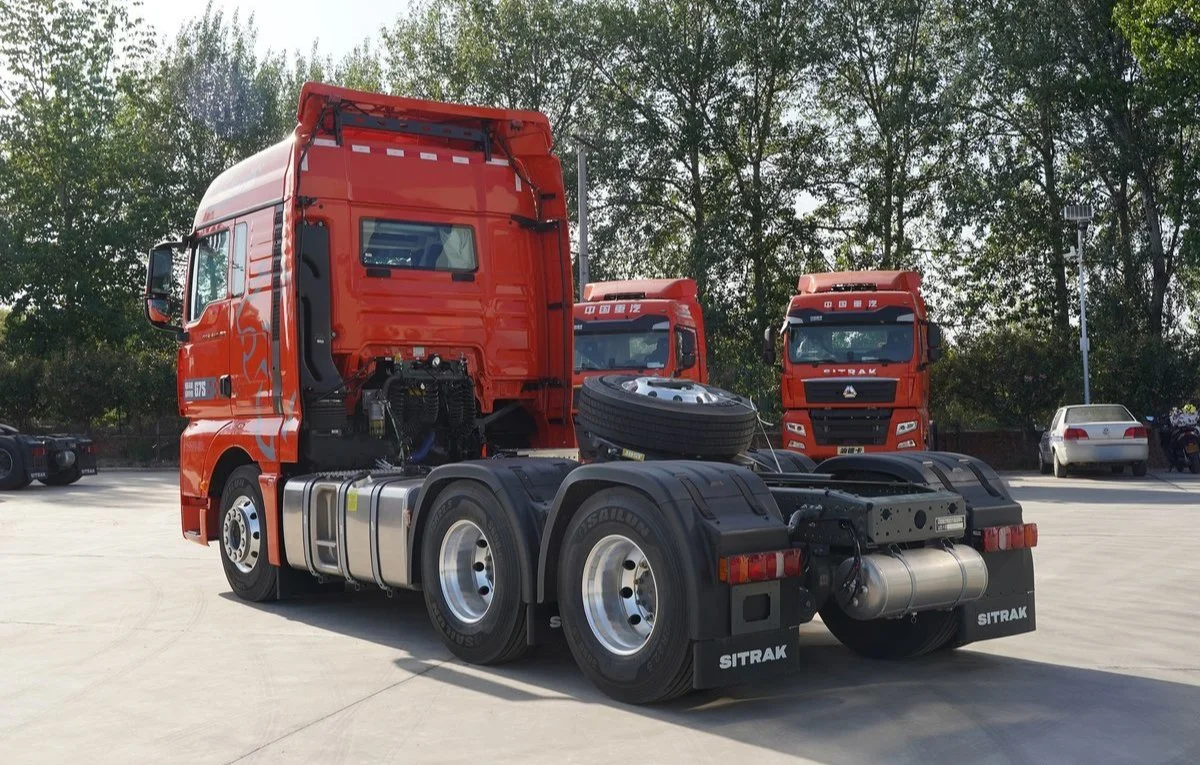 Nouveau camion lourd Sitrak G7s fabriqué en Chine Meilleure vente, conduite 6X4, LNG automatique, camions tracteurs Sitrak G7s à dix roues.
