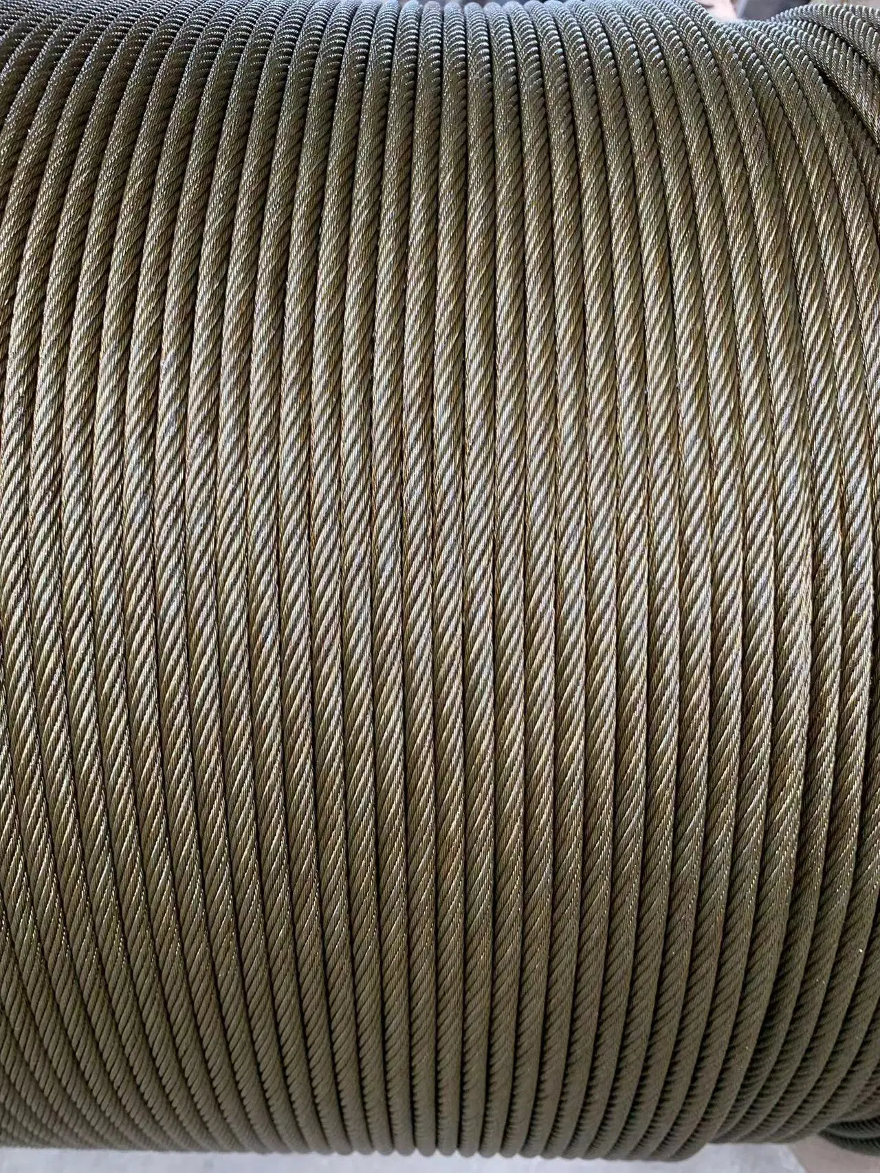 Corde de l'élévateur de 8X19s+Iwrc 8X19+FC Ungalvanized Steel Wire Rope câble jaune d'huile d'acier de la graisse