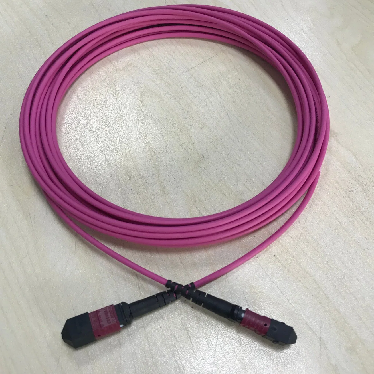 Fiber Optic Jumper MTP (female) -MTP (female) Standard Elite Loss Om4 12 Core Mini Round Cable 10m Polarity a/ B/C