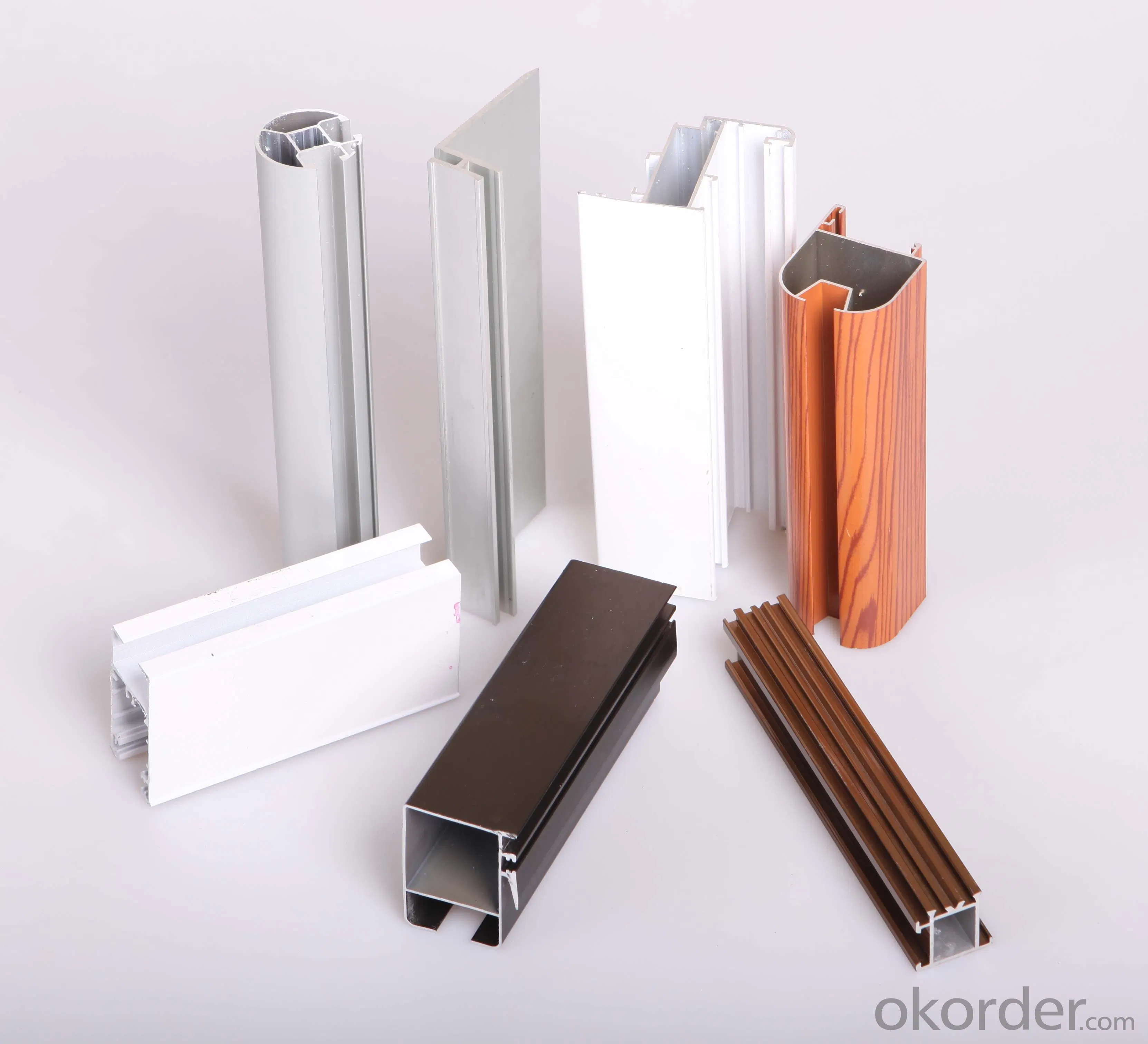 Perfil de extrusión de aluminio OEM de colores para puerta de obturación de laminación