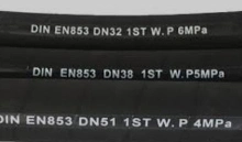 Rubber Hoses with Smooth Cover Sanyeflex Hose Supply Industry Equipment Mining Machine R1 R2 4sh 4sp Oil Resistant Drilling Tube Pipe Pump PTFE Hose