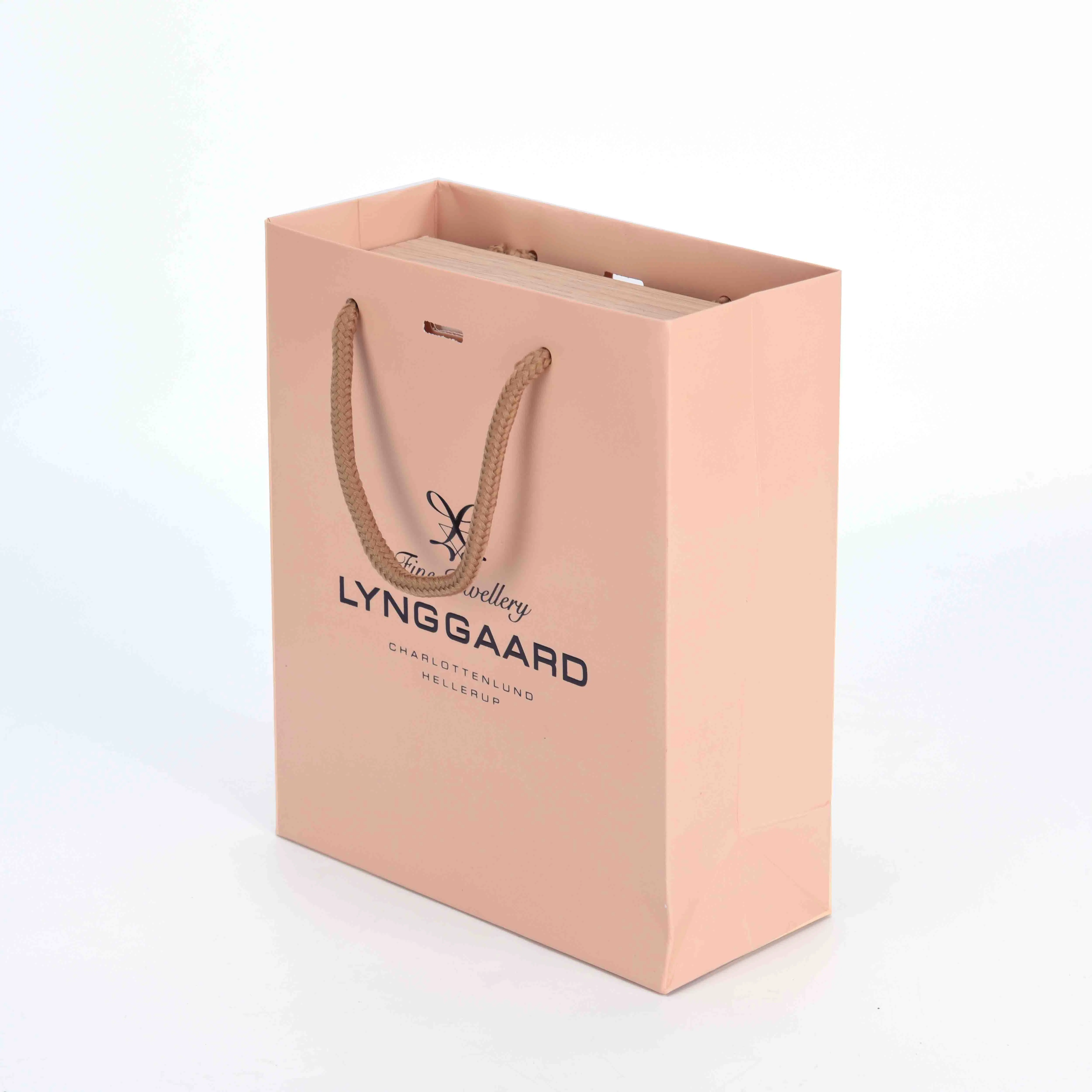 China Wholesale/Supplier Promotional Gift Custom Printed Paper Bag